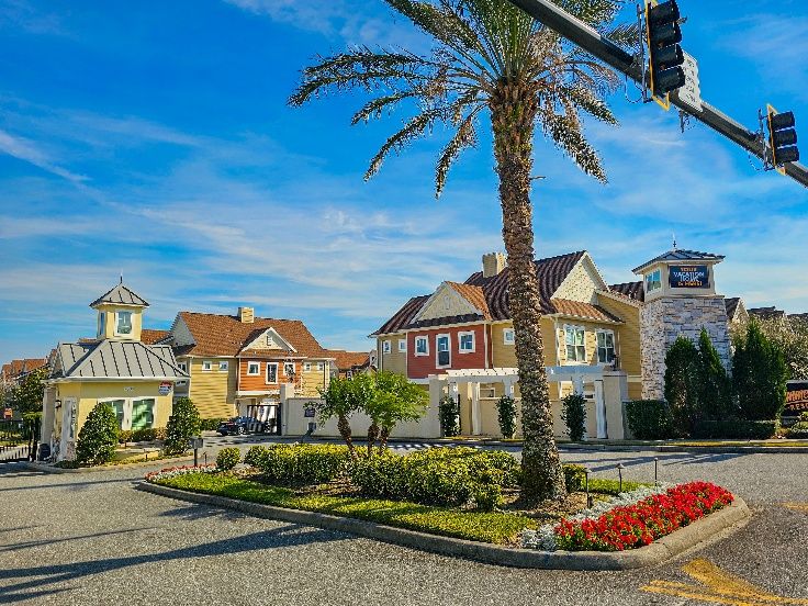 Summerville Resort entrance with landscaped roundabout